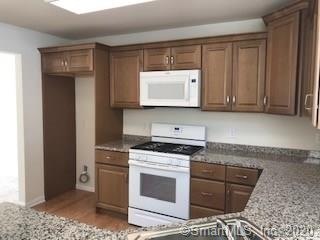 31 Tamarack Ct unit 364, Prospect, CT 06712 - photo 1