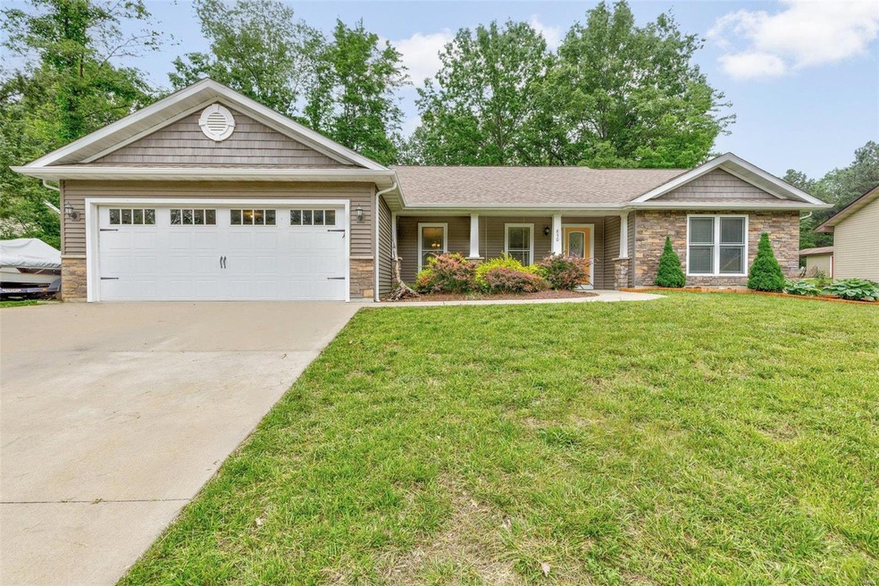 Welcome to 850 Timberline Drive!