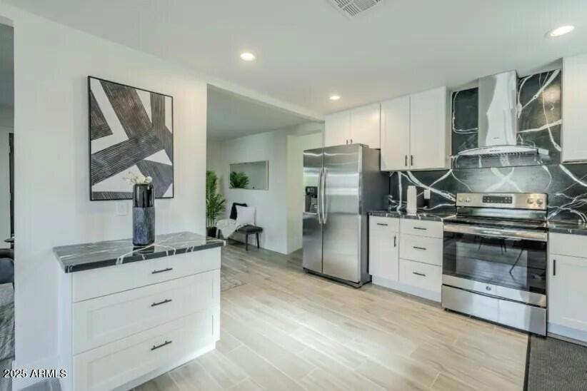 8644 W Mountain View Rd, Peoria, AZ 85345 - photo 1