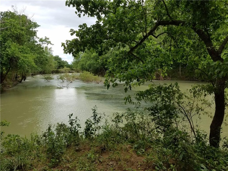 220 E 1st Ave, Elkins, AR 72727 - photo 1