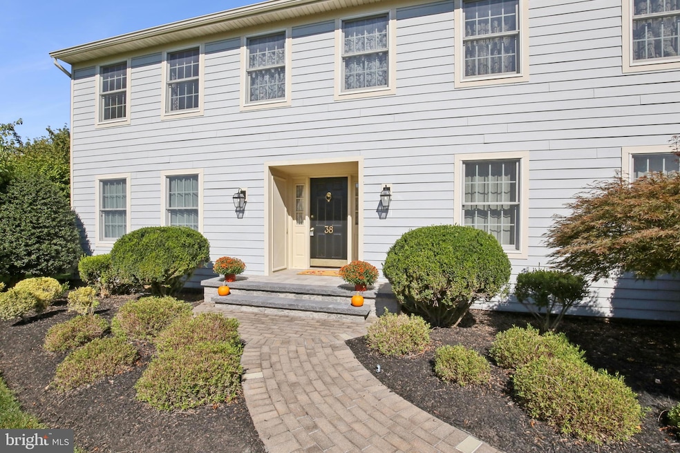 Under Contract $915,000