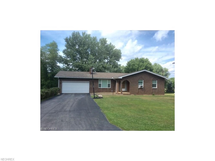 45720 Madison Dr, East Liverpool, OH 43920 - photo 1