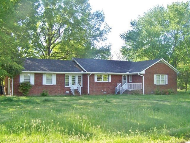 618 Henley St, Manchester, TN 37355 - photo 1