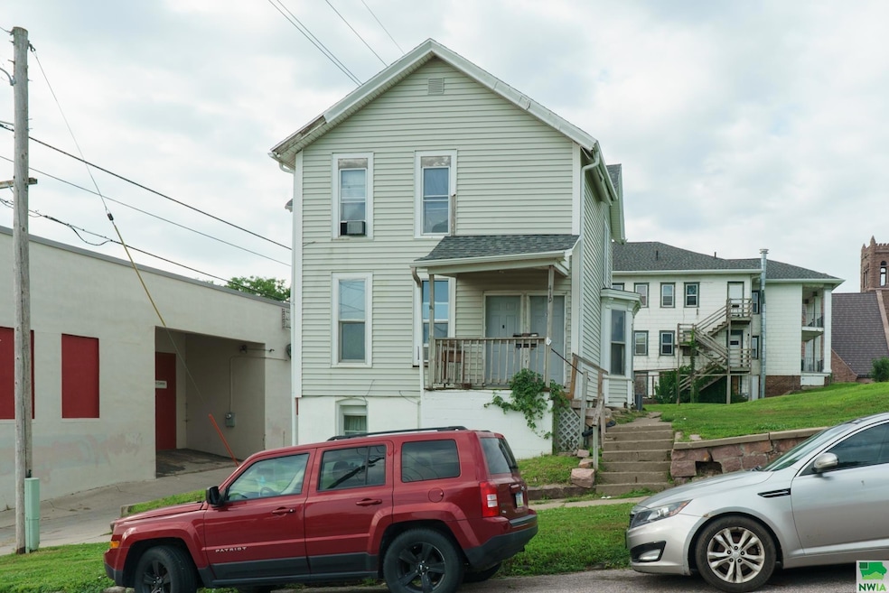 410 13th St, Sioux City, IA 51105 - photo 1