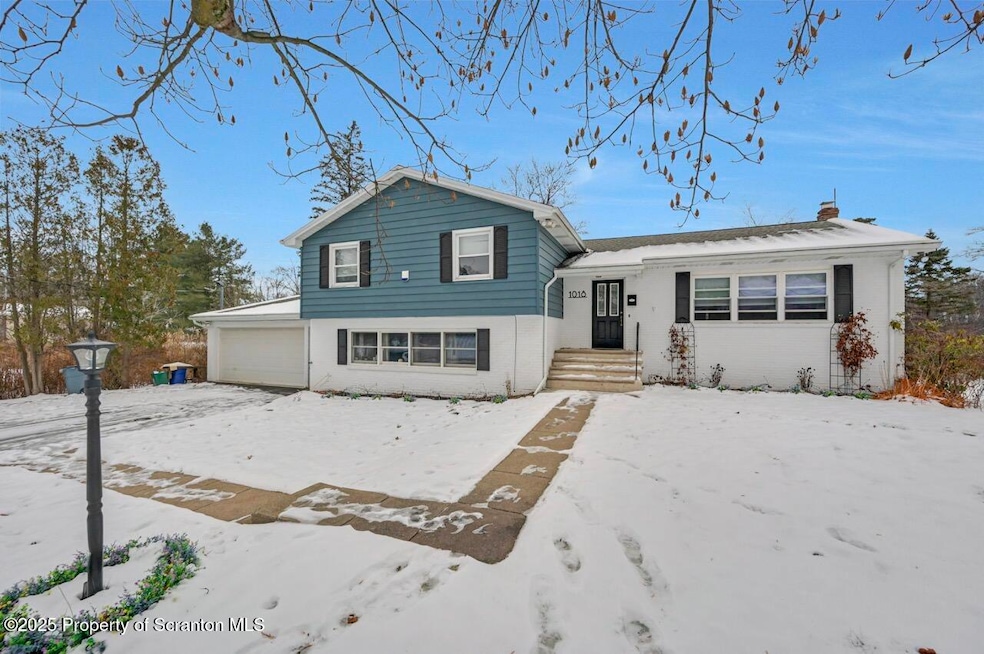 1018 Sleepy Hollow Rd, Clarks Summit, PA 18411 - photo 1