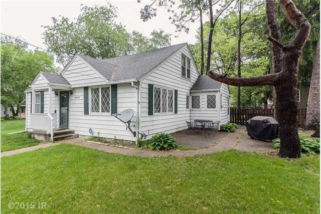 6407 Forest Ct, Windsor Heights, IA 50324 - photo 1