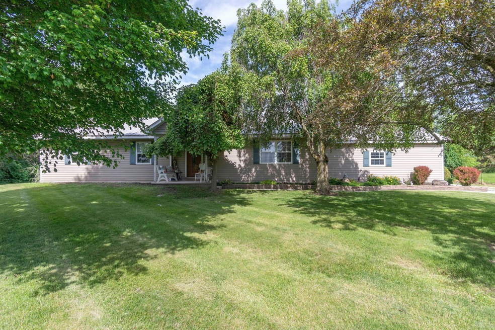 13101 Ashburn Rd, Wapakoneta, OH 45895 - photo 1