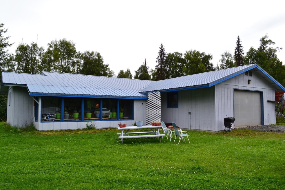 11655 E Jewel Hillstrom Rd, Trapper Creek, AK 99683 - photo 1