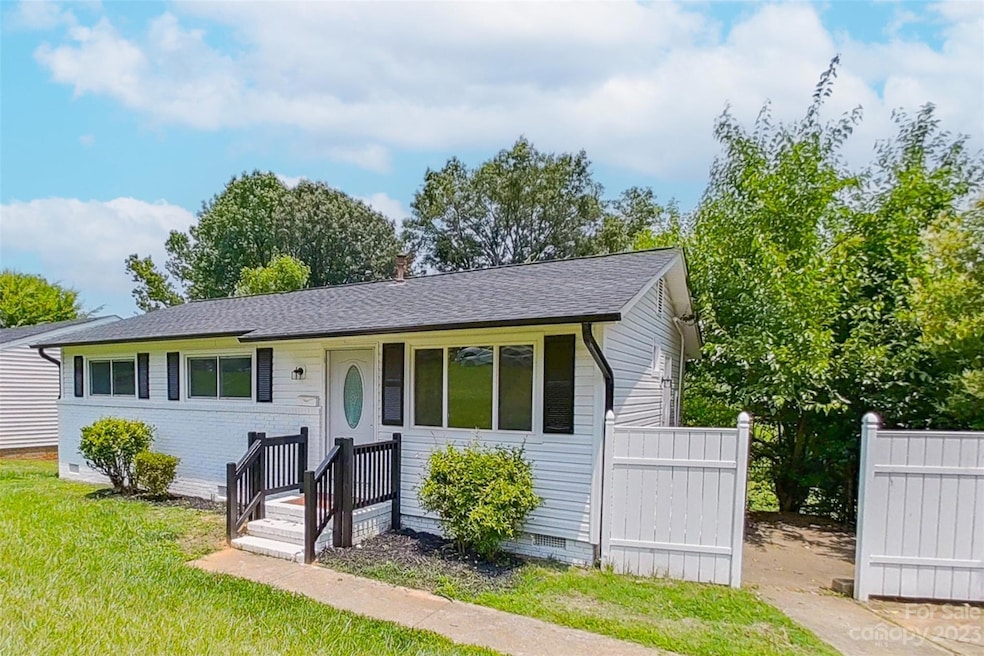 2711 Abelwood Rd, Charlotte, NC 28216 - photo 1