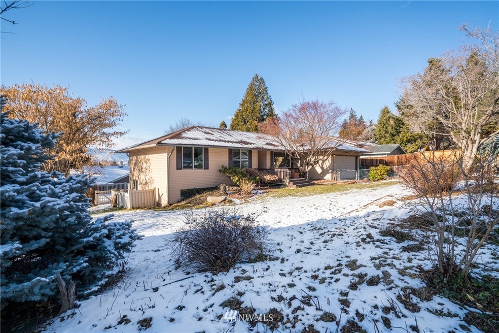 1424 Easthills Terrace, East Wenatchee, WA 98802 - photo 1