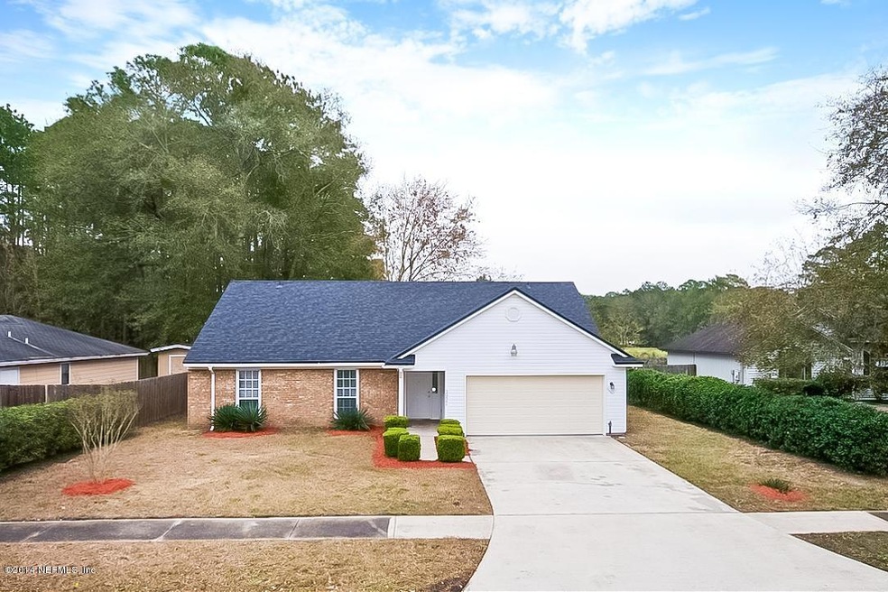 3927 Hunters Lake Cir E, Jacksonville, FL 32210 - photo 1