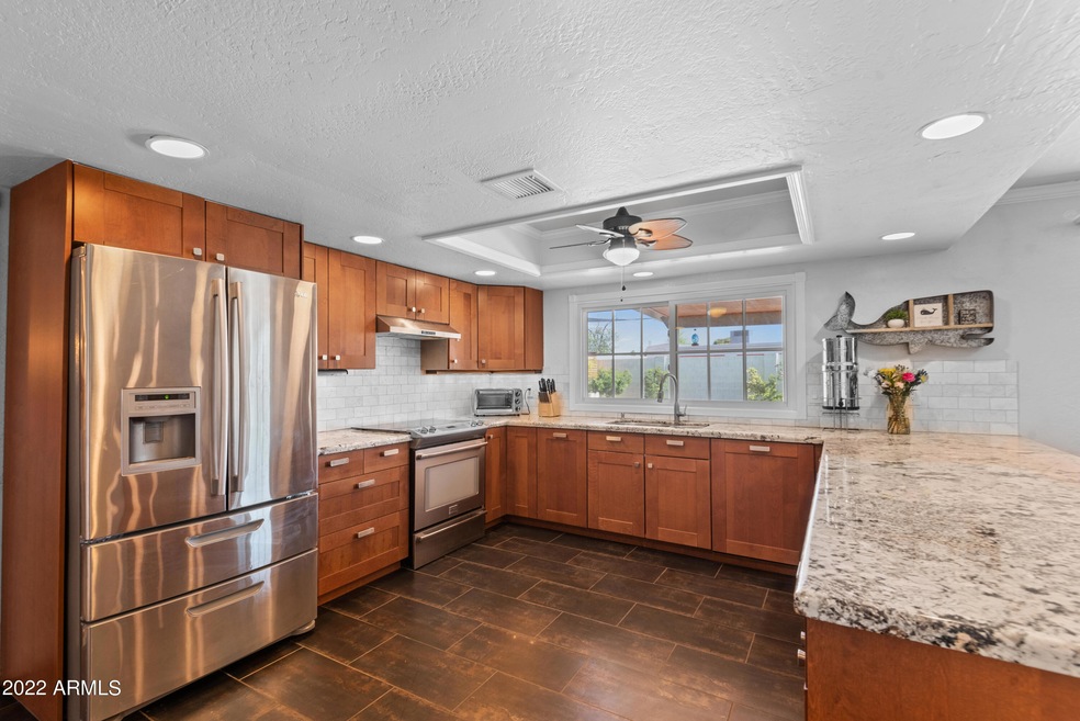 Spacious kitchen /open floorpan