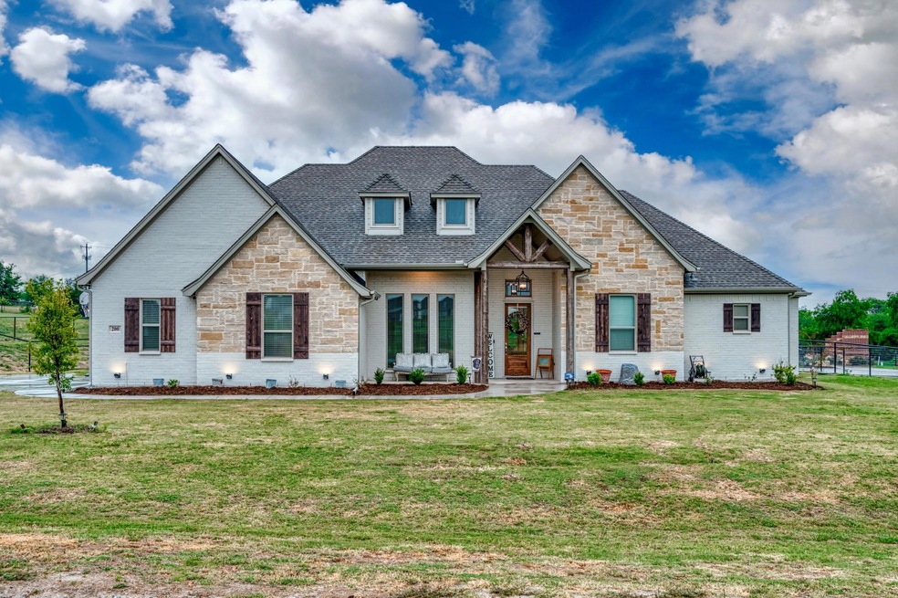 200 Harvard Ln, Springtown, TX 76082 - photo 1