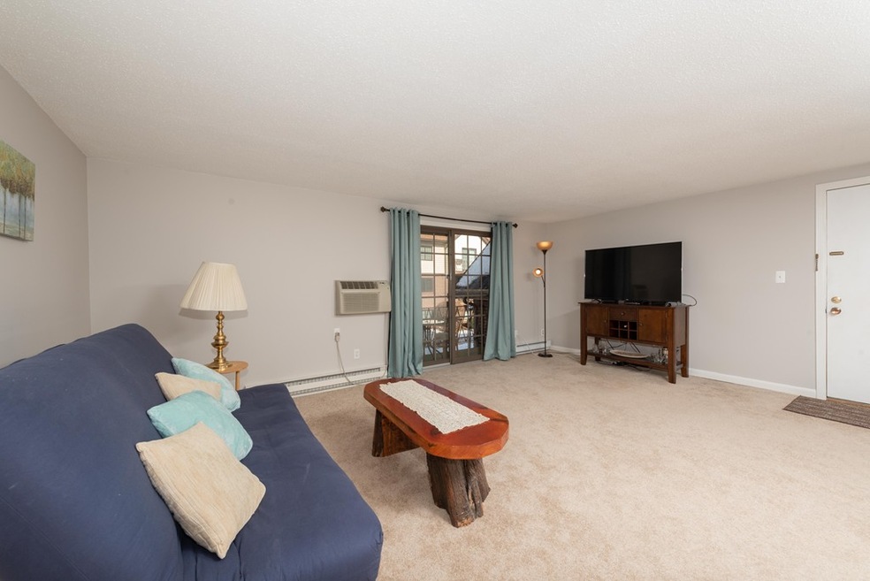 11 Royal Crest Dr unit 8, Randolph, MA 02368 - photo 1