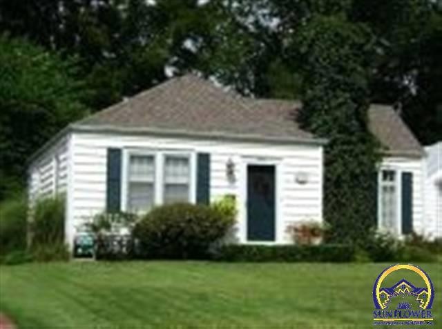 1911 SW Webster Ave, Topeka, KS 66604 - photo 1
