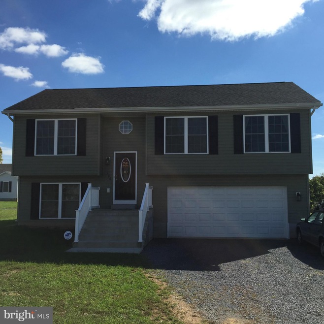 166 Freight Car Cir, Bunker Hill, WV 25413 - photo 1