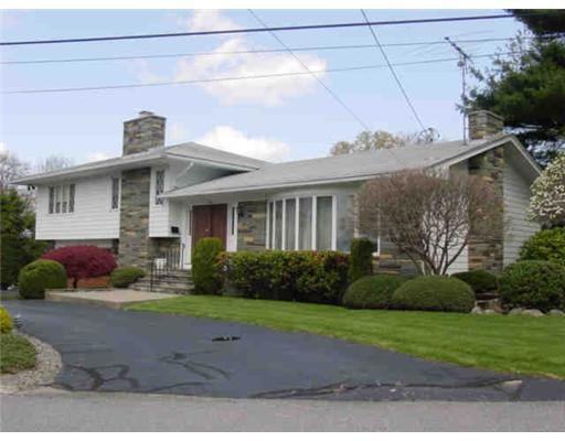 164 Mountain Laurel Dr, Cranston, RI 02920 - photo 1