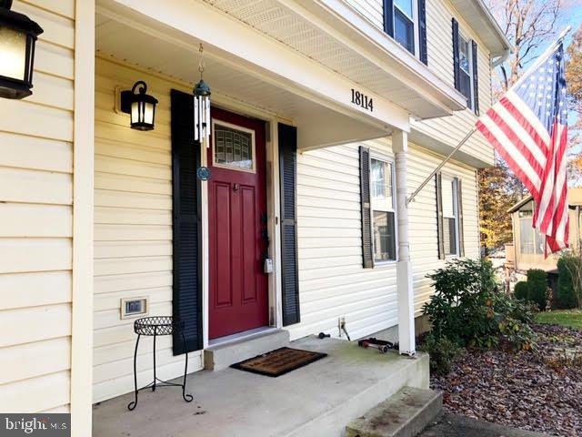 18114 Tompkins Ct, Dumfries, VA 22026 - photo 1