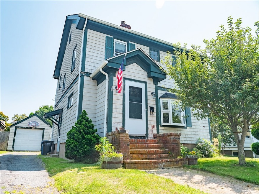 11 Sagamore St, Newport, RI 02840 - photo 1