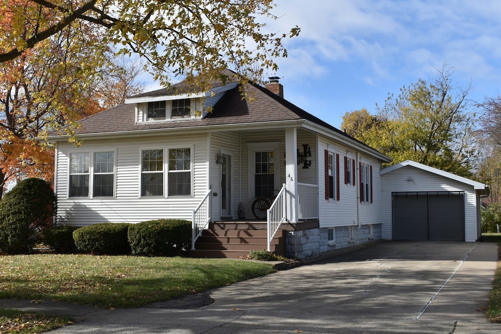 46 N Adams St, El Paso, IL 61738 - photo 1