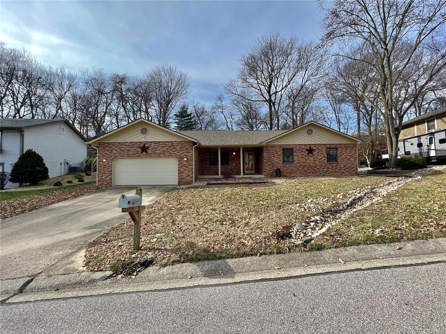 8 Oak Leaf Cir, Collinsville, IL 62234 - photo 1