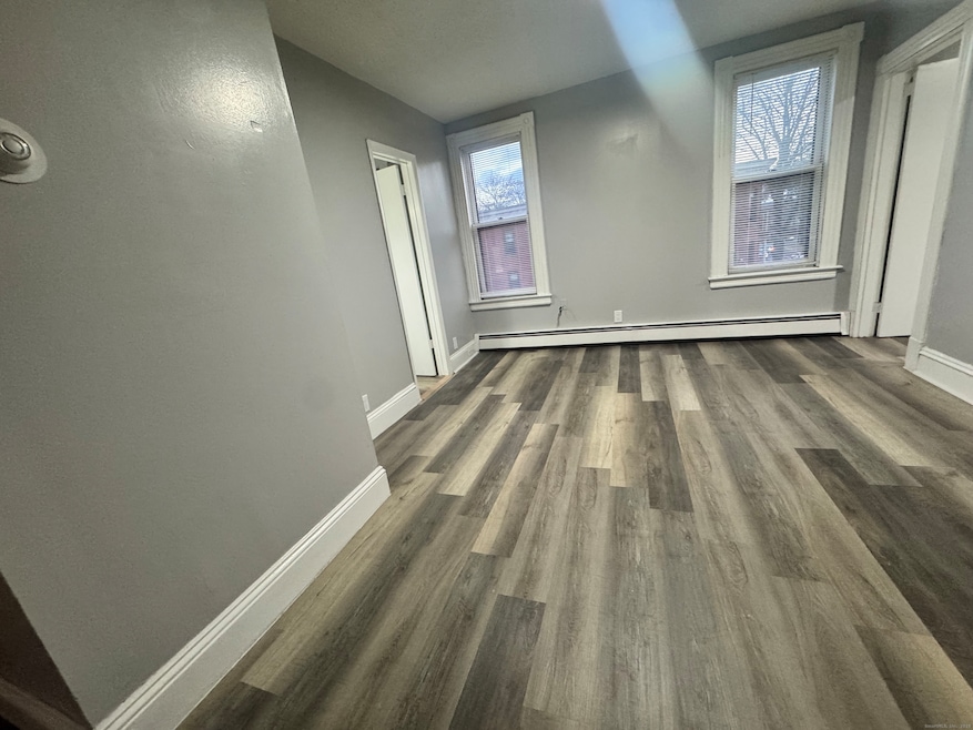 For Rent $1,325/month