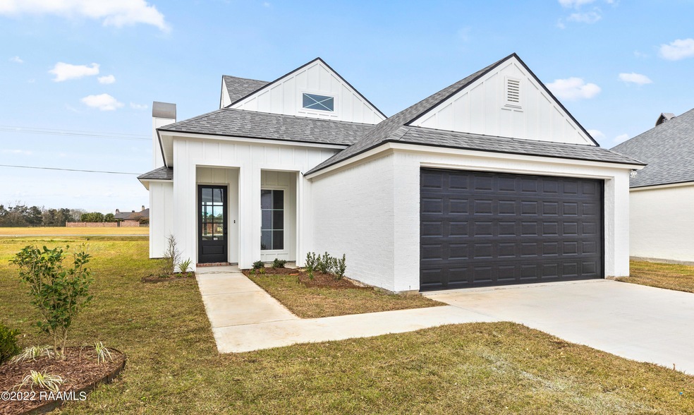 208 San Sebastian Dr, Youngsville, LA 70592 - photo 1
