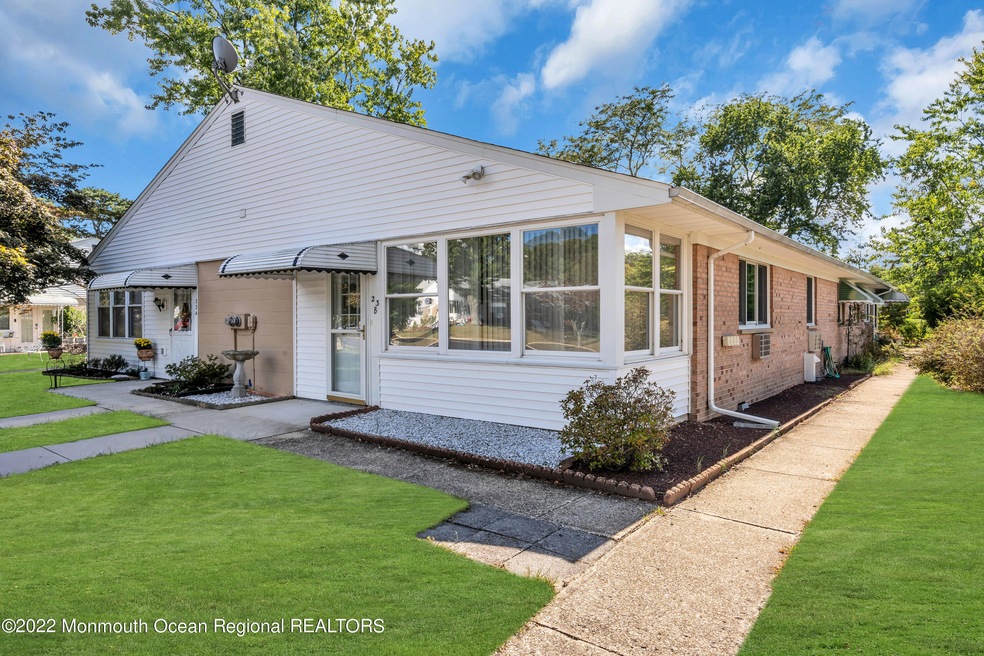 23 Crestwood Pkwy unit B, Whiting, NJ 08759 - photo 1