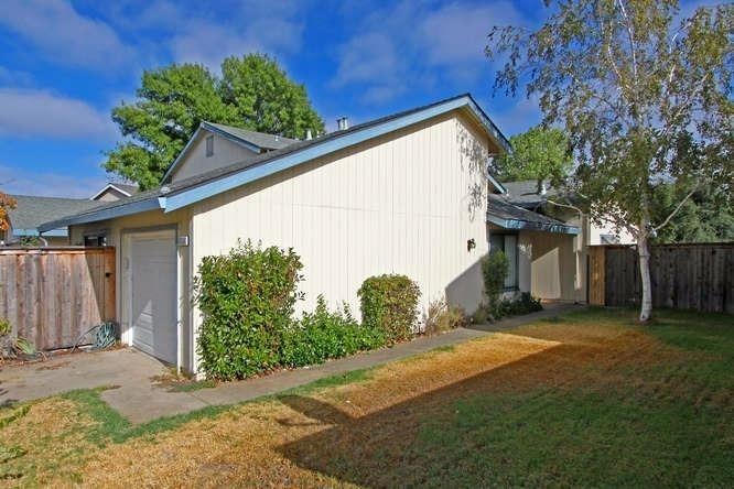 Half Plex~Right Side ~ One Story living.