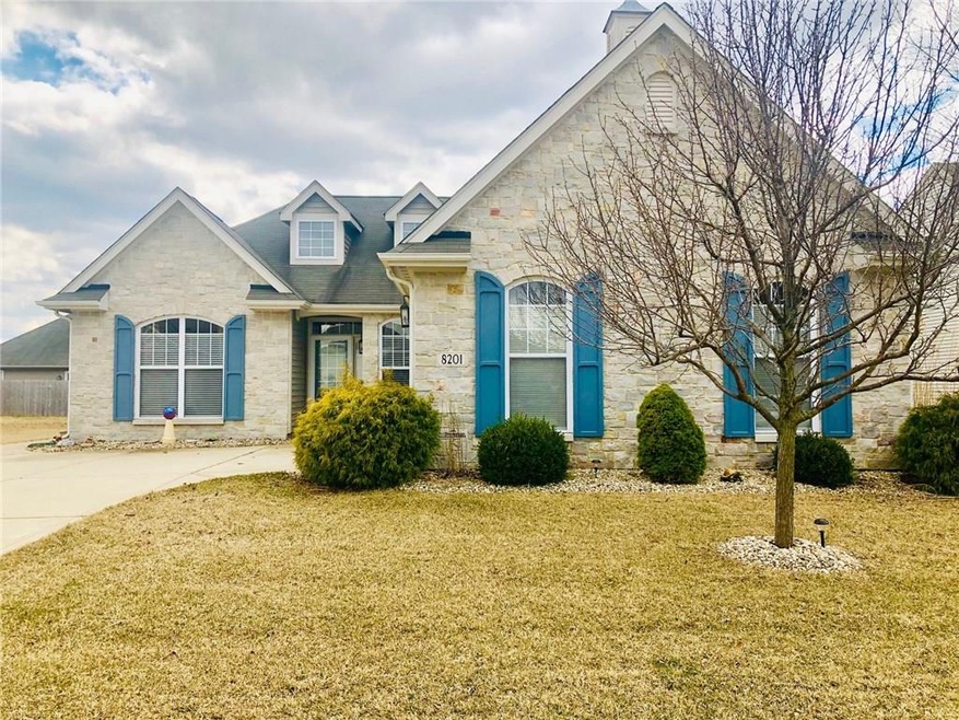 8201 Crumwell Dr, Avon, IN 46123 - photo 1