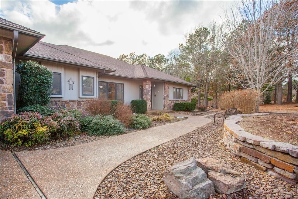 8 Mckenzie Ln, Bella Vista, AR 72715 - photo 1