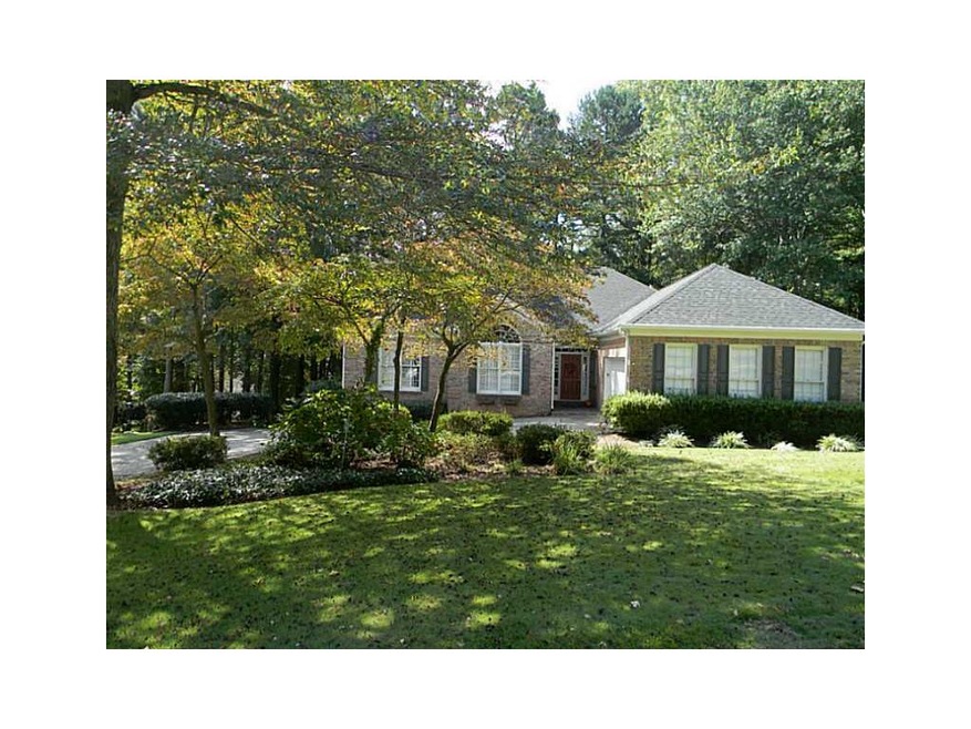 Exterior Front. Newer Roof, Great Curb Appeal! Ful