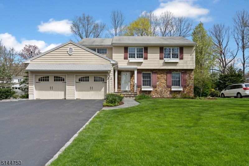 53 Midvale Dr, New Providence, NJ 07974 - photo 1