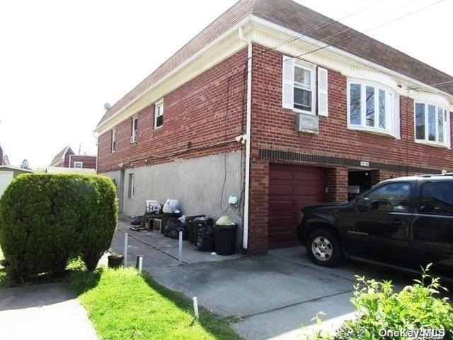 24142 86th Rd unit 2, Bellerose, NY 11426 - photo 1