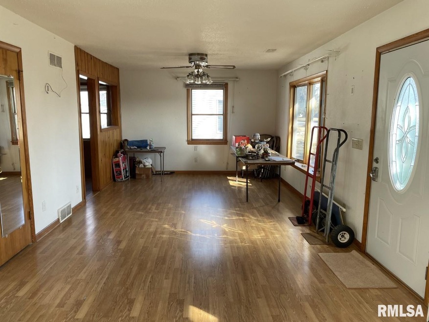 2502 W 67th St, Davenport, IA 52806 - photo 1