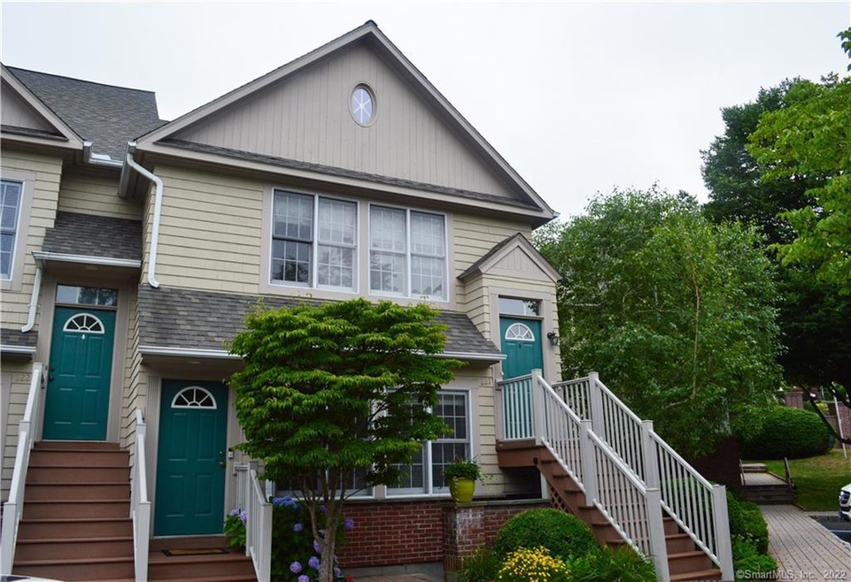 79 Locust Ave unit 221, New Canaan, CT 06840 - photo 1