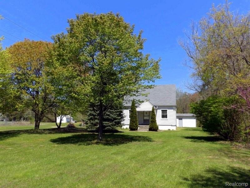 DESIRABLE BROWNSTOWN LOCATION! SAME FAMILY OWNED L