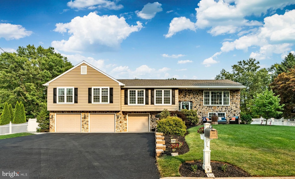 1359 Veronica Ln, Phoenixville, PA 19460 - photo 1