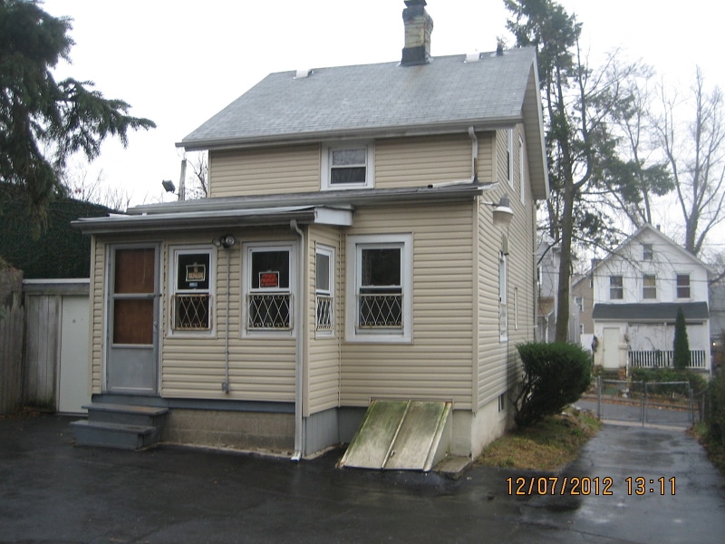 471 Laurel St, Orange, NJ 07050 - photo 1