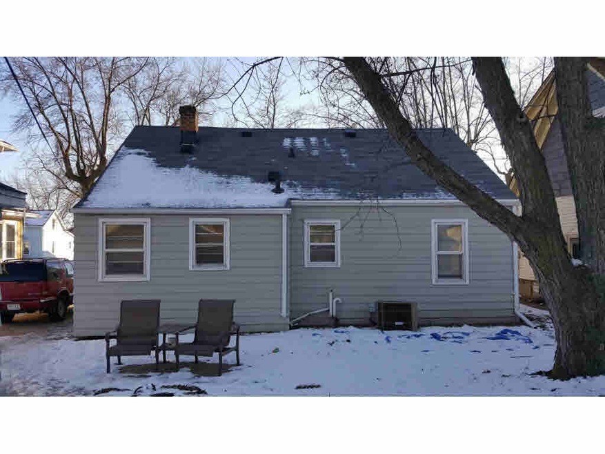 1032 W Summer St, Appleton, WI 54914 - photo 1