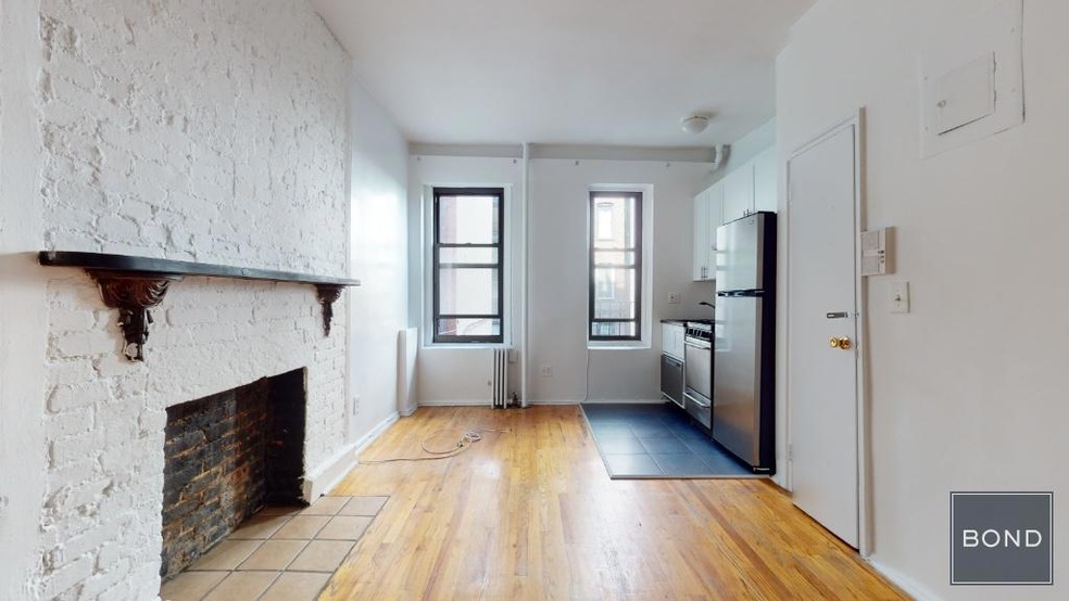 239 E 24th St unit 2, New York, NY 10010 - photo 1