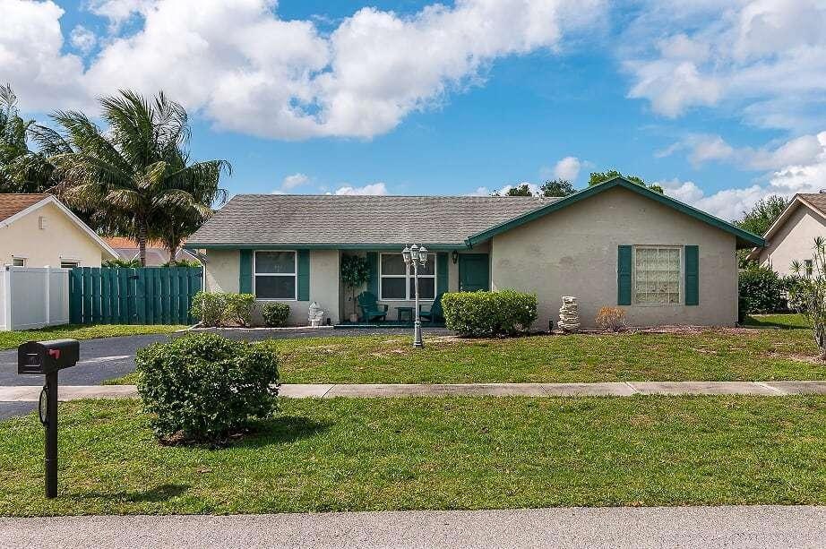 9470 Burlington Place, Boca Raton, FL 33434 - photo 1