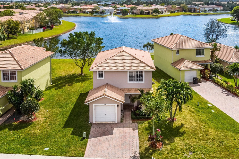 026-3290CommodoreCt-WestPalmBeach-FL-sma