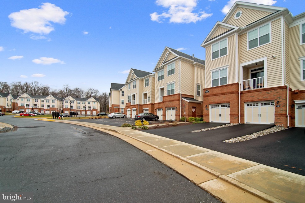 23266 Southdown Manor Terrace unit 113, Ashburn, VA 20148 - photo 1