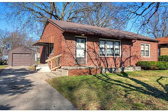 2112 52nd St, Des Moines, IA 50310 - photo 1