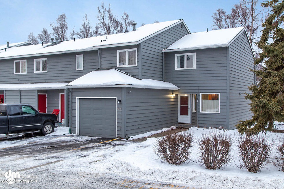 Exterior Front_6048-SMALL