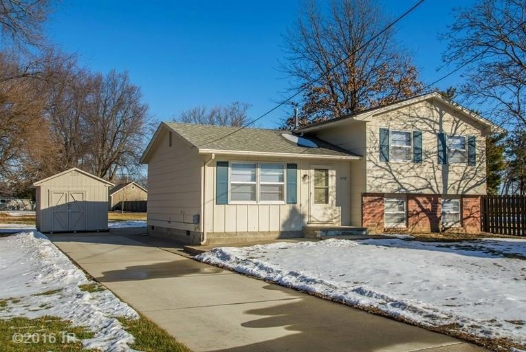 2107 Wakonda View Dr, Des Moines, IA 50321 - photo 1