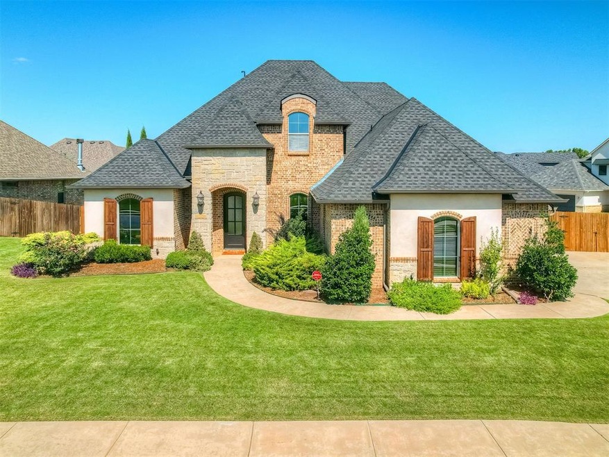 Pending $580,000 • Co-Listing Agent