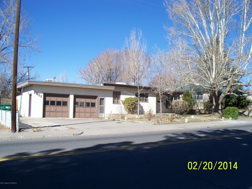 1011 N Dustin Ave
