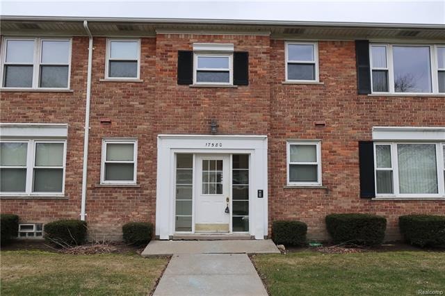 Mack Ave Condo.JPG